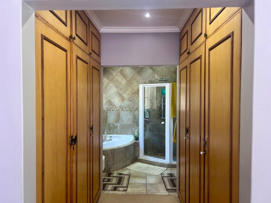 3 Bedroom Property for Sale in Flamwood North West